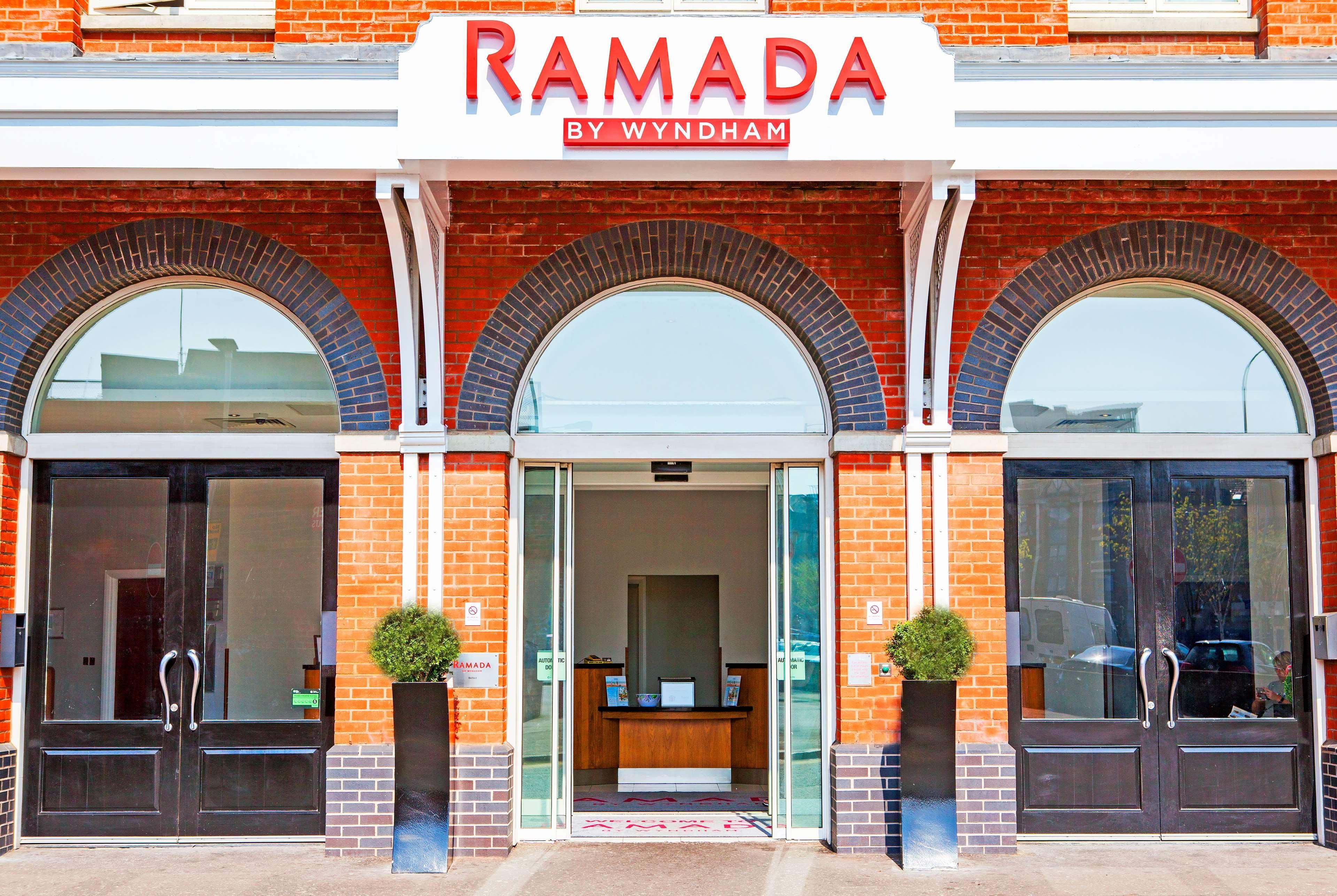 Ramada By Wyndham Belfast Hotel Esterno foto
